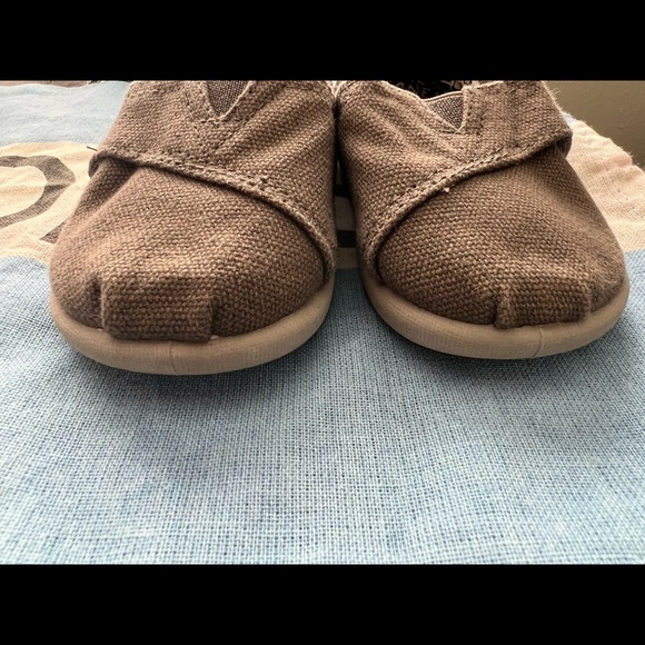 New without tags. Worn once; non walker - Picture 4 of 4